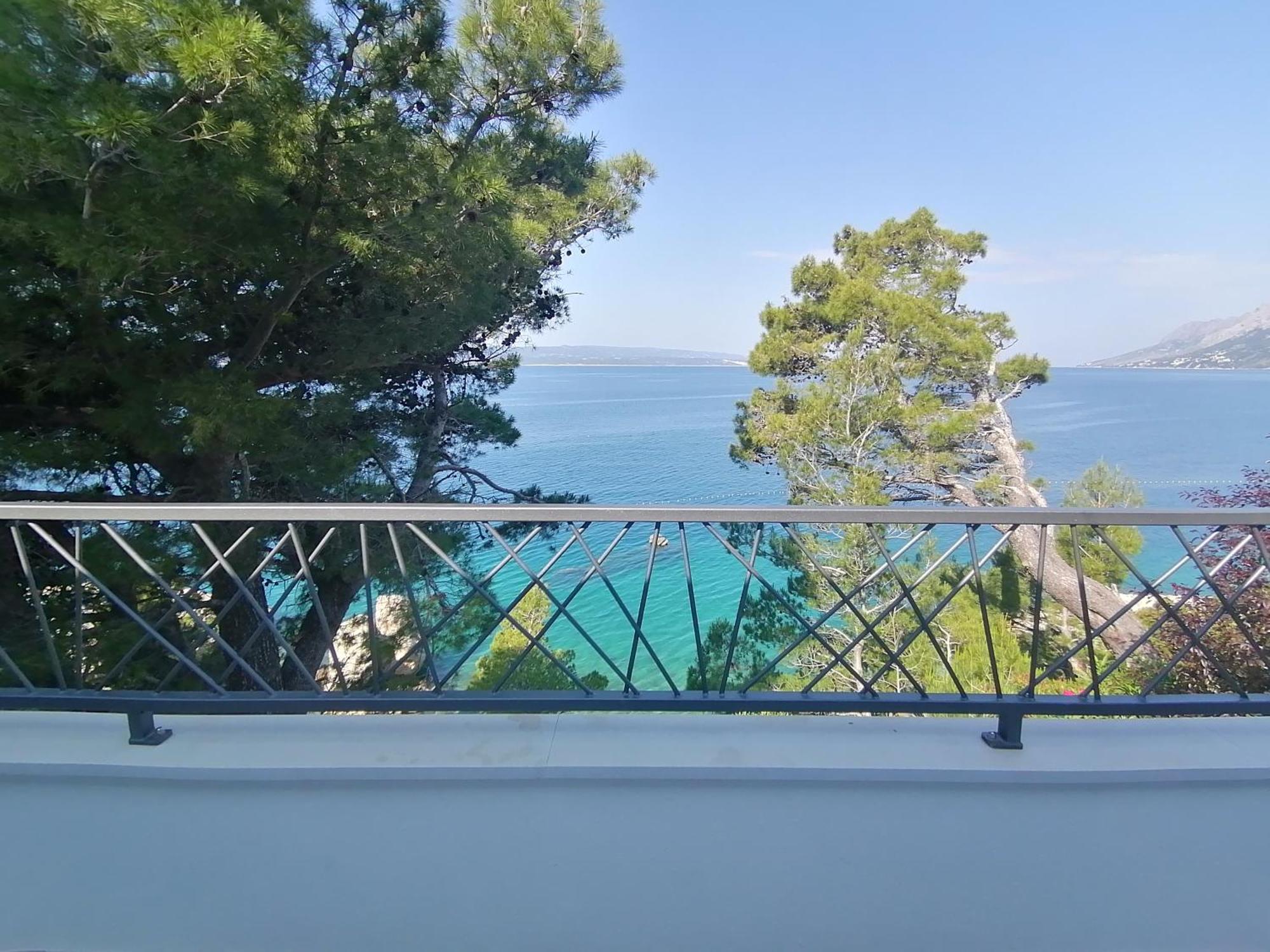Apartmani Mares - 20 M From The Beach بريلا المظهر الخارجي الصورة