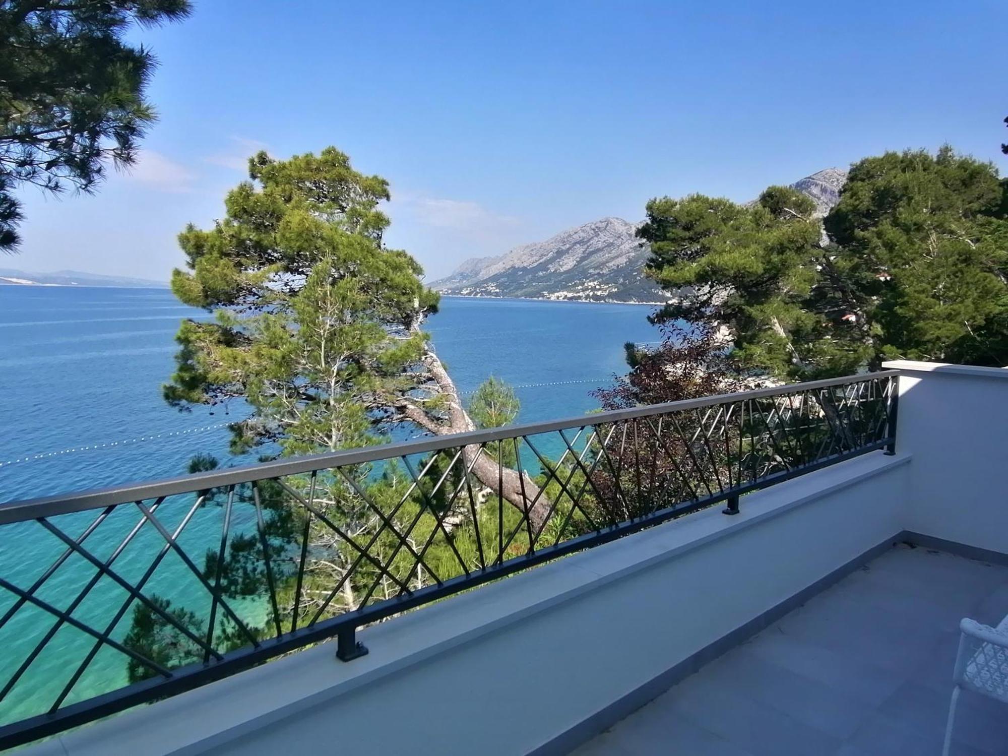 Apartmani Mares - 20 M From The Beach بريلا المظهر الخارجي الصورة