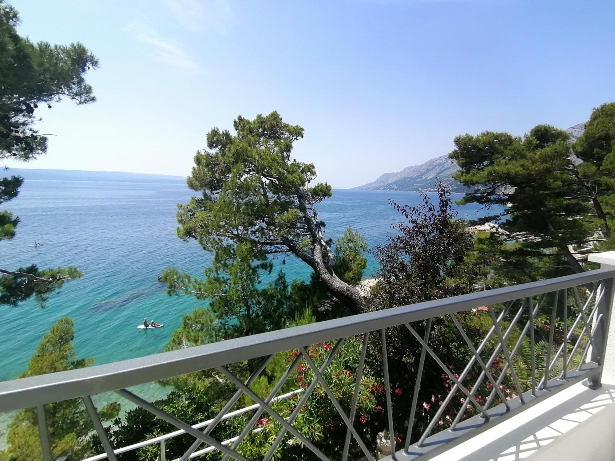 Apartmani Mares - 20 M From The Beach بريلا المظهر الخارجي الصورة