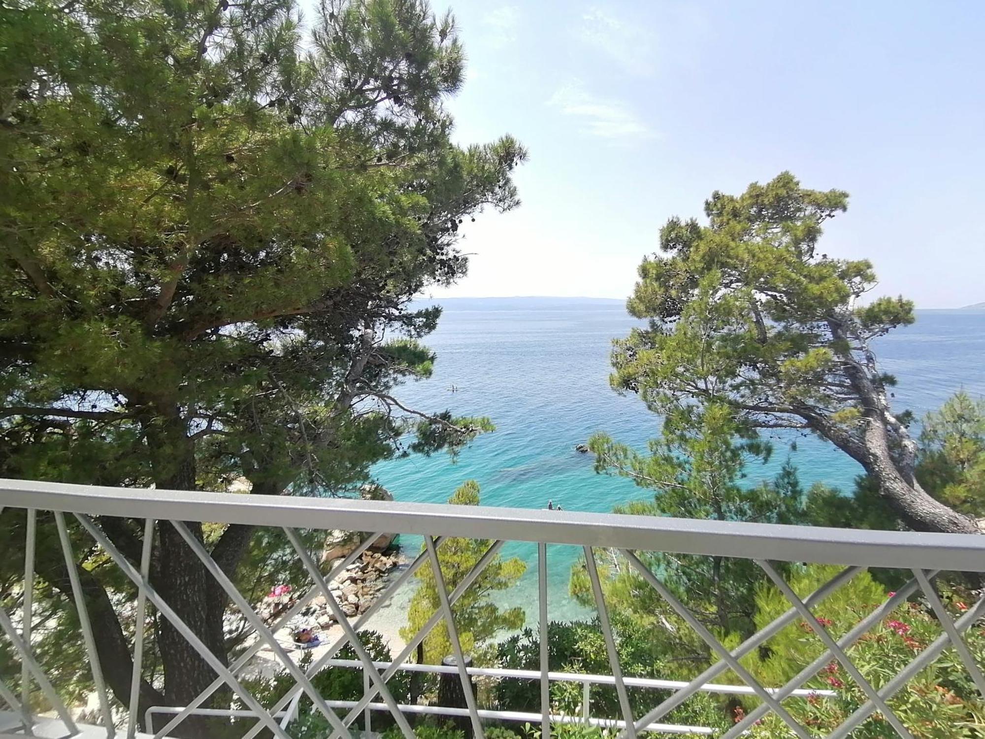 Apartmani Mares - 20 M From The Beach بريلا المظهر الخارجي الصورة